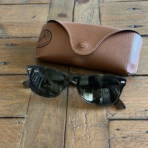 Ray-Ban New Wayfarers - tortoise color - excellent used condition